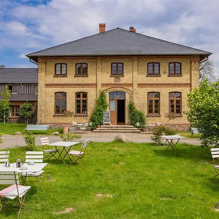 펜션 Vacation With Sauna And Garden View Walow