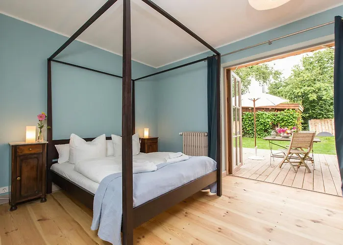 Dom wakacyjny Vacation With Sauna And Garden View